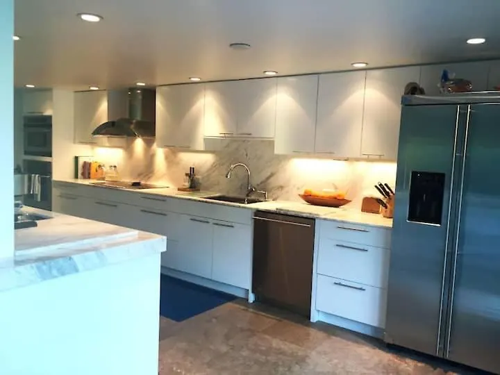 Naomi - Luxury Design New Miami