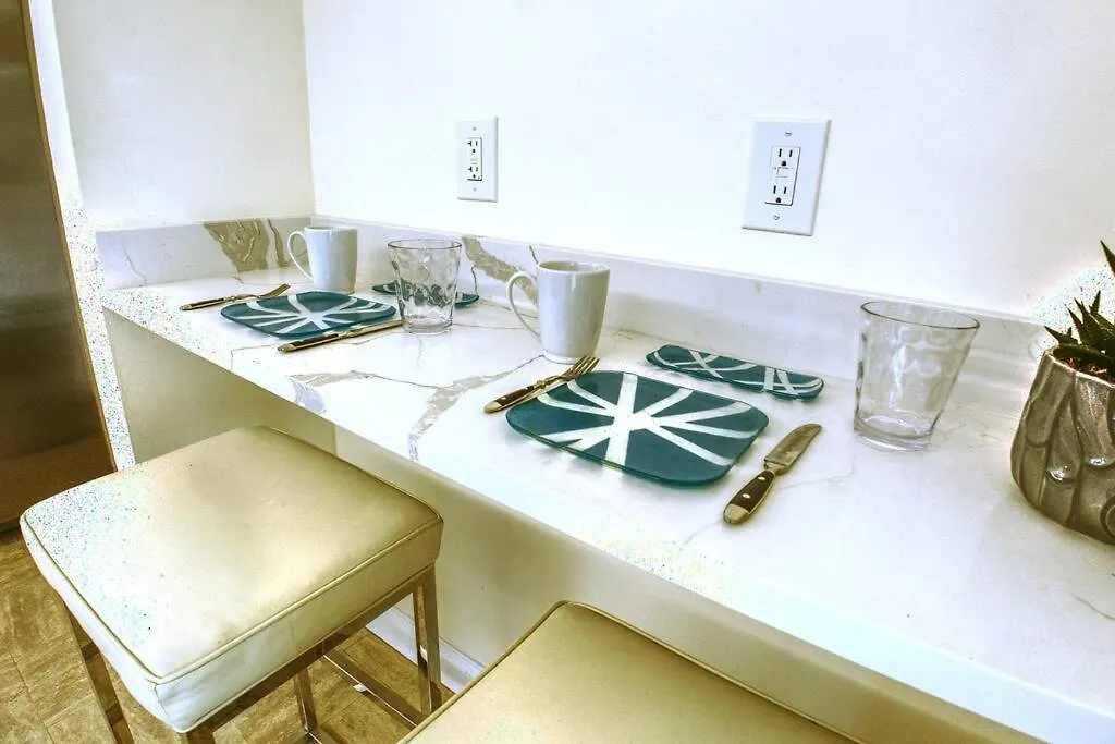 At St. Place “h”, Luxury, Pet Friendly Vila Miami