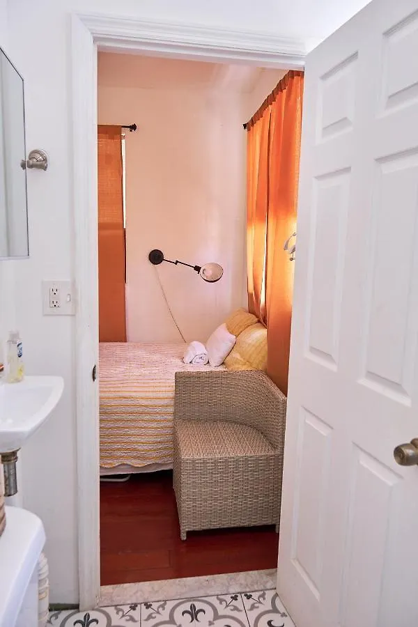 Migue's Tiny Alcove Apartment Miami