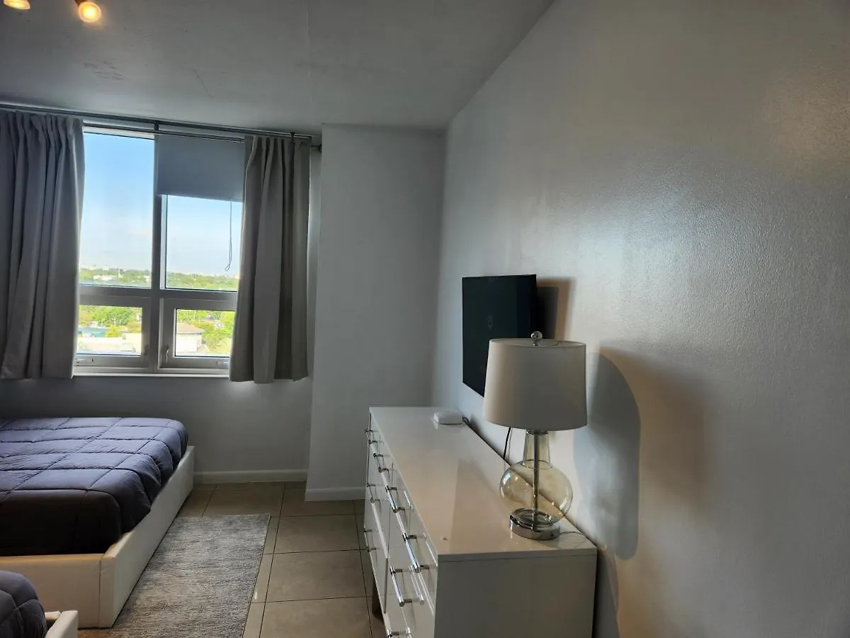 Wonderful 1 Bedroom In Midtown.