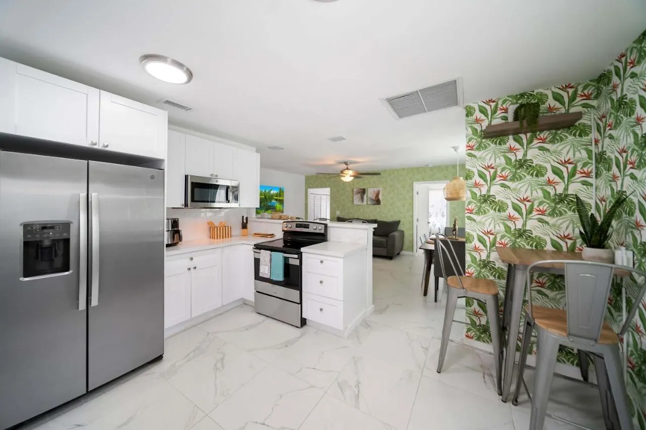 Tropical Marlins House Miami