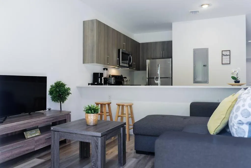 Awesome Townhouse 15 Minutes From The Appartamento Miami