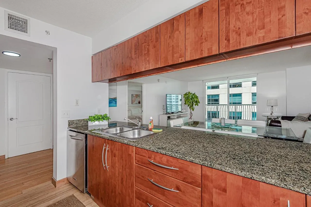 With & Ocean Views! Sleep Up To 6! * Miami
