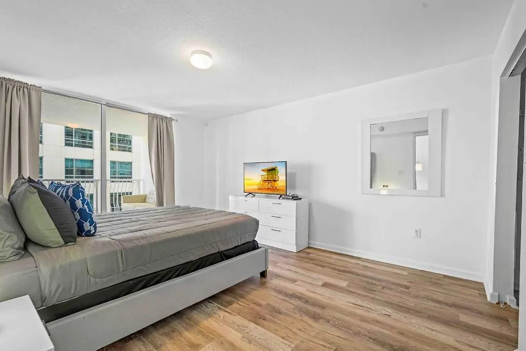 Daire Unique 1 Bed 1 Bath • Brickell • Bay & Views