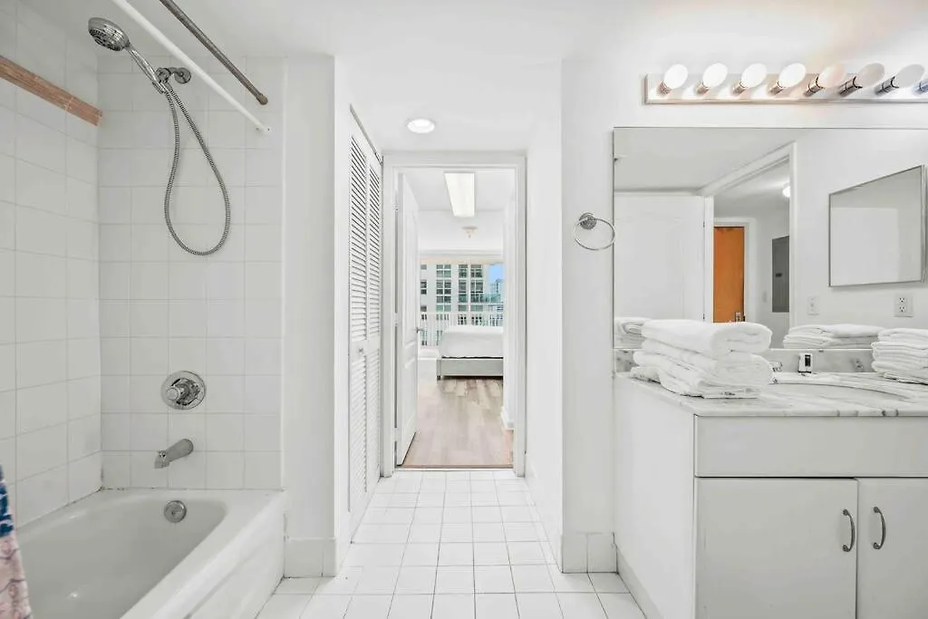 Amazing 1 Bed 1 Bath • Brickell • & Bay View Apartment