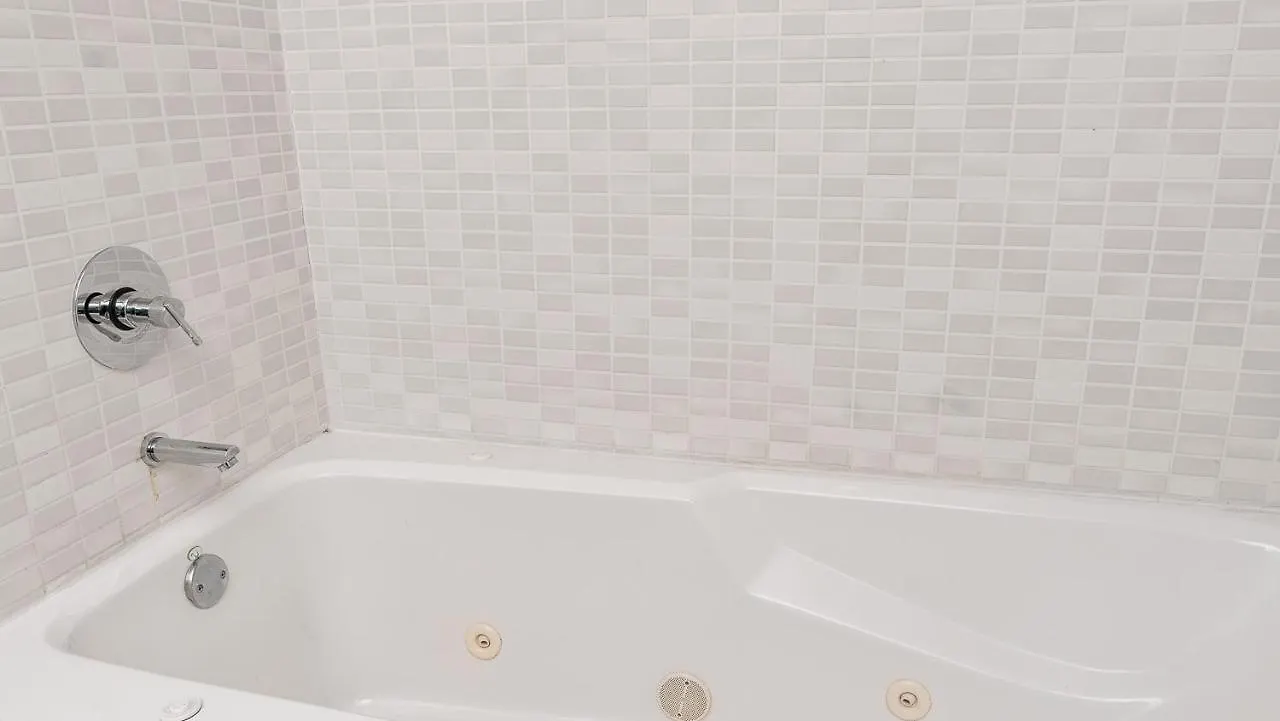 Modern Private Studio - King Bed, Jacuzzi, Balcony And Pool Aparthotel Miami