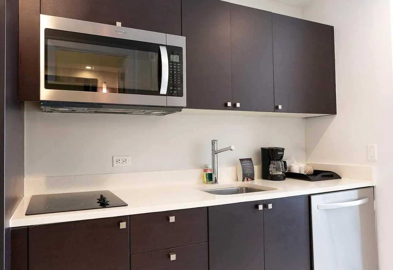 Modern Private Studio - King Bed, Jacuzzi, Balcony And Pool