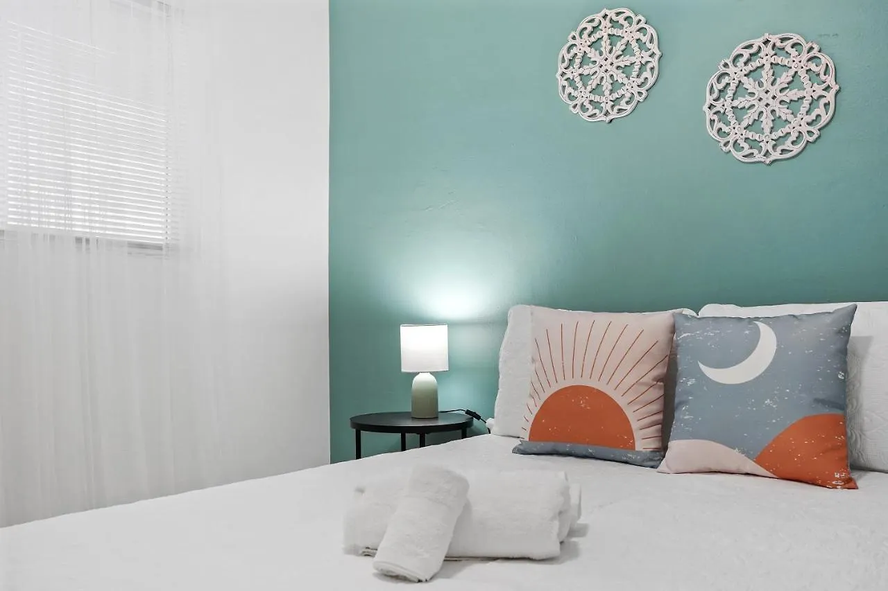 Specious 2 Bedroom Unit In Near Brickell Miami