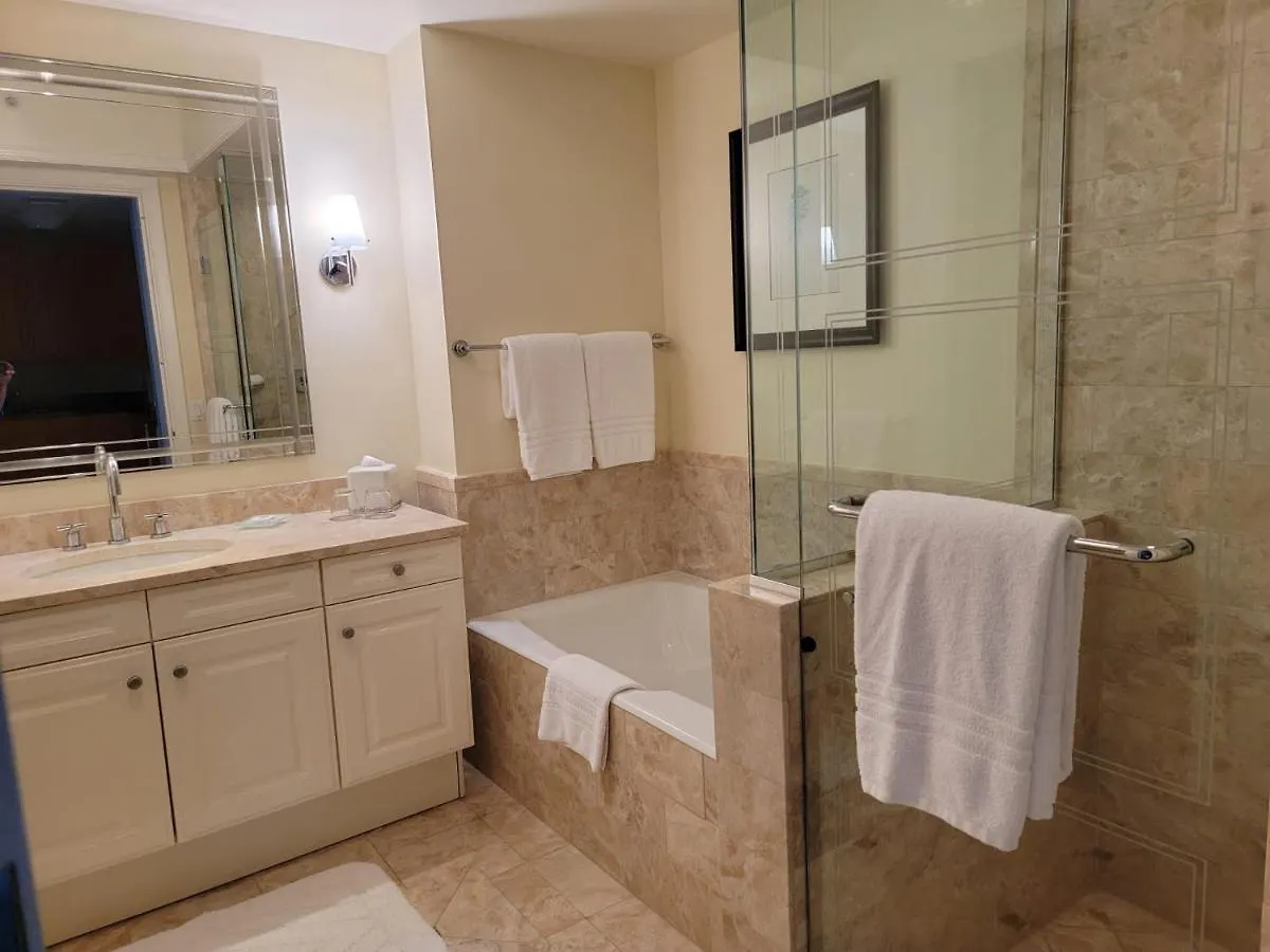 Four Seasons Hotel 5*