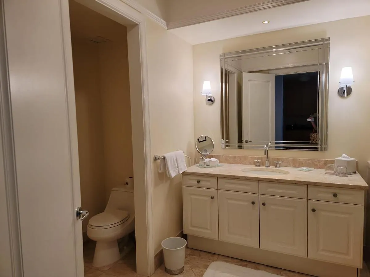 Four Seasons Hotel 5*