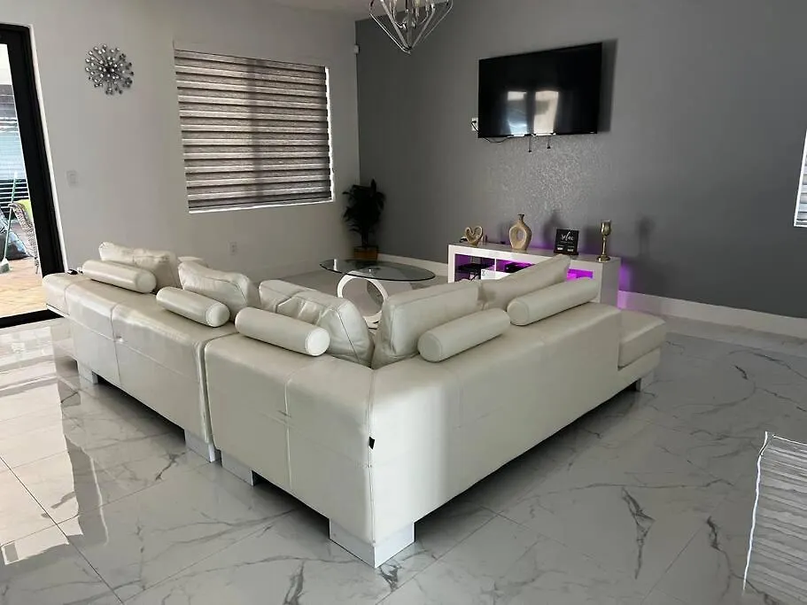 Yenya Villa Miami