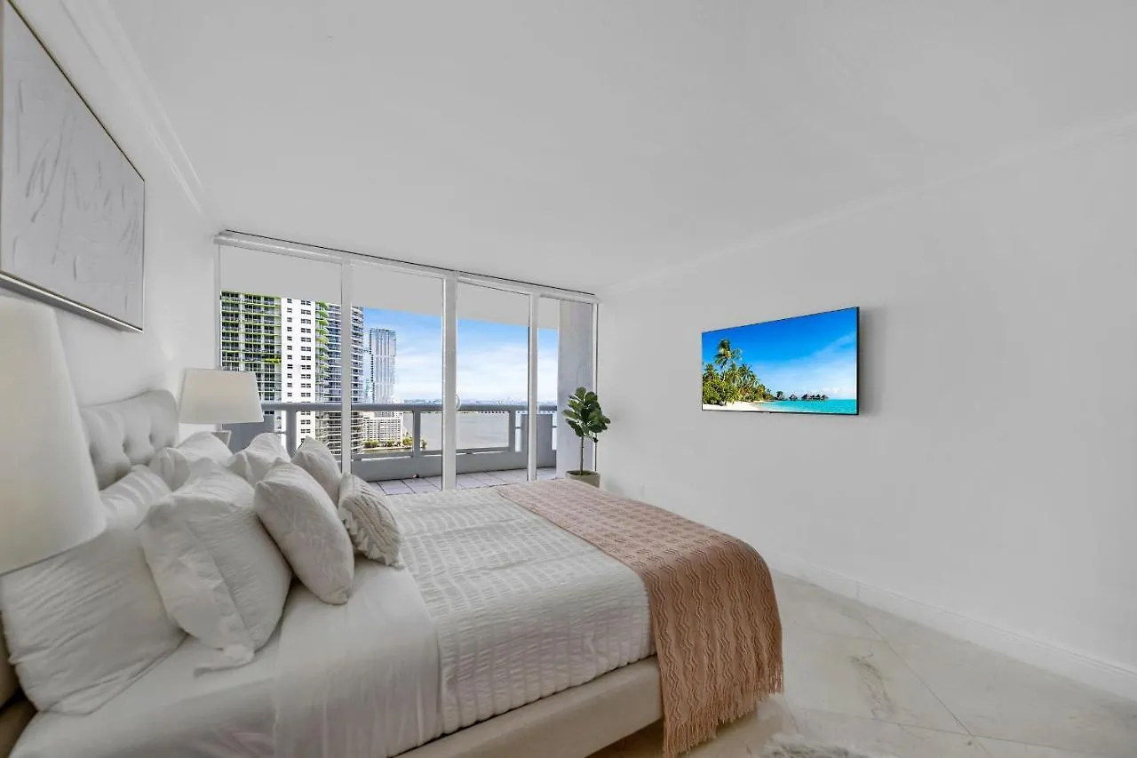 Unforgettable Water Views Oasis Apartment *