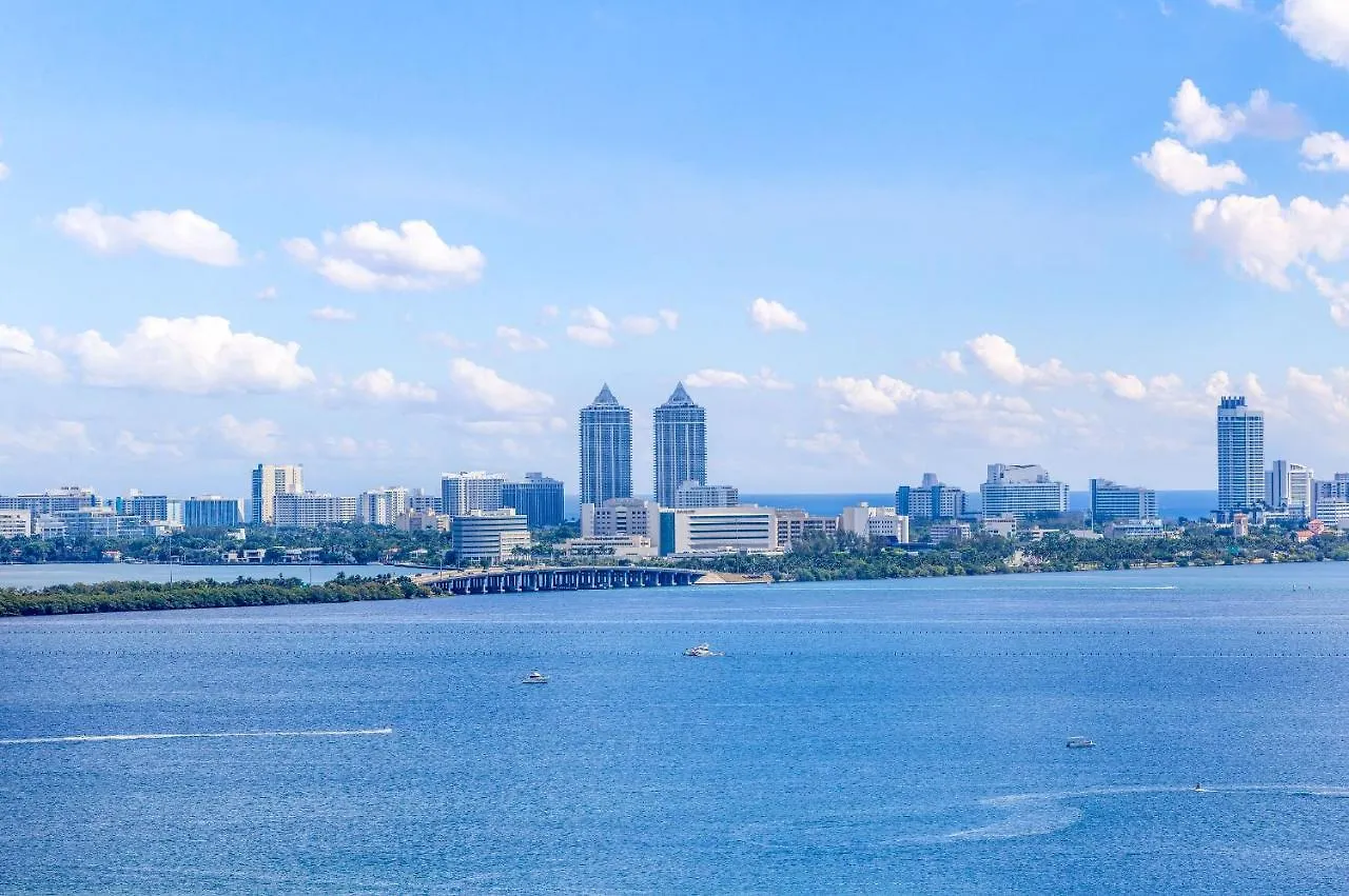 Unforgettable Water Views Oasis Apartment *