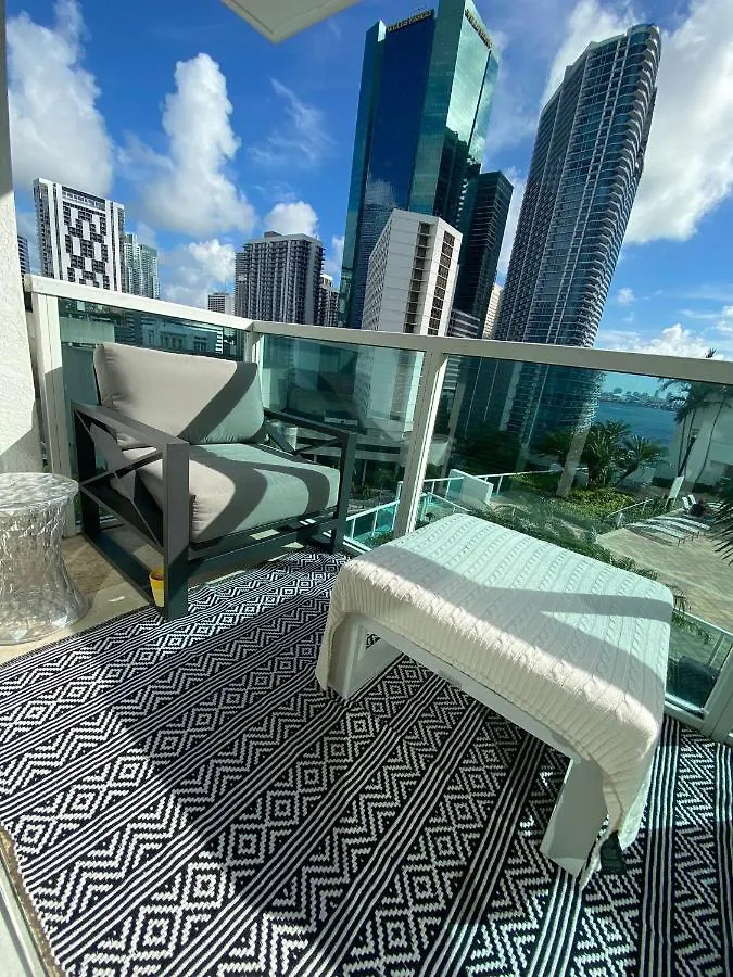 Comfortable In The Brickell Center Area Homestay