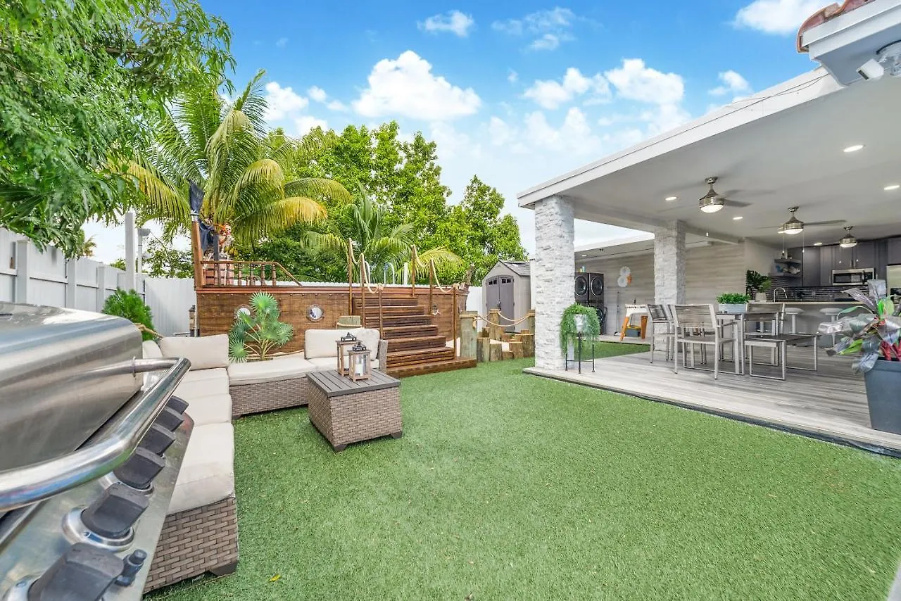 Holiday home Spacious 6Br Miami Pool, Bb Court & Near Airport L03 Miami