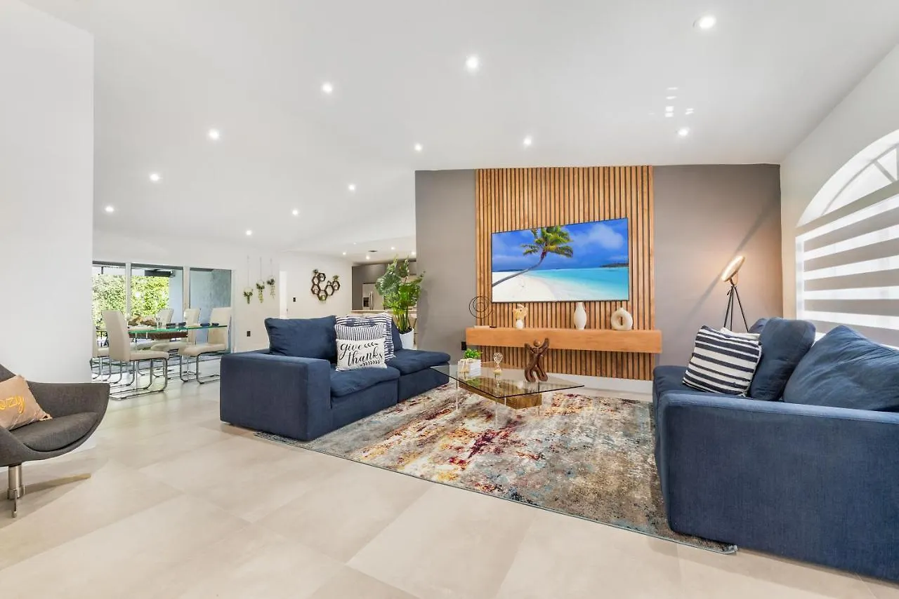 Deluxe House W 5br Mini Golf & Heated Pool L62