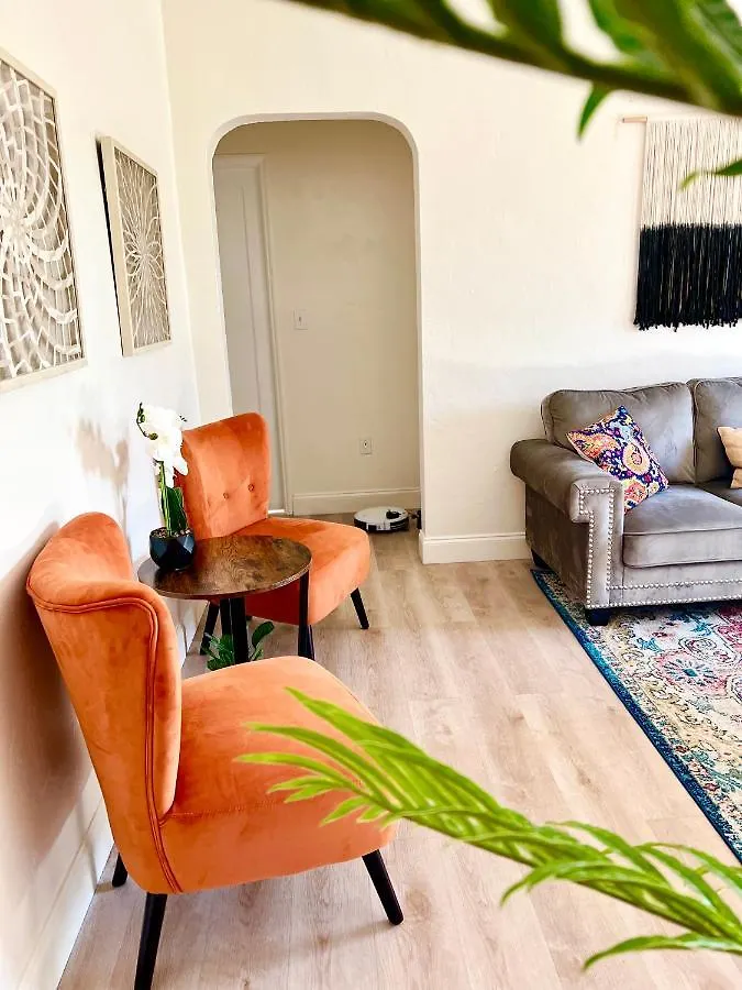 Enchanting Cozy 10 Min Away From Airport, Calle 8, Brickell, Coral Gables, The And More! Apartamento