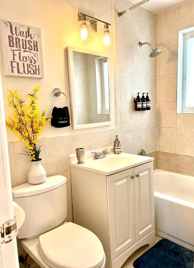 Enchanting Cozy 10 Min Away From Airport, Calle 8, Brickell, Coral Gables, The And More! Apartamento *