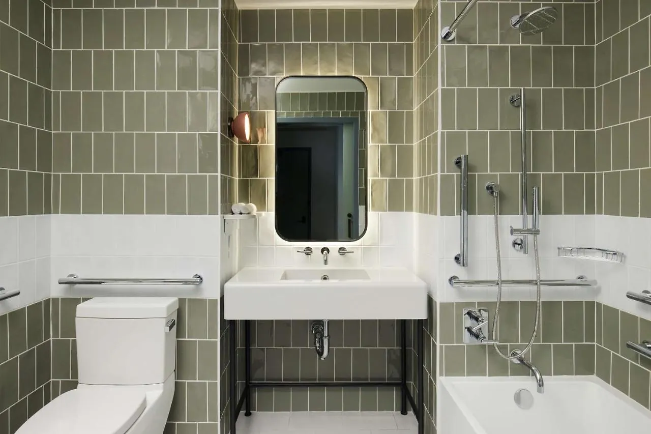 Arlo Wynwood 4*