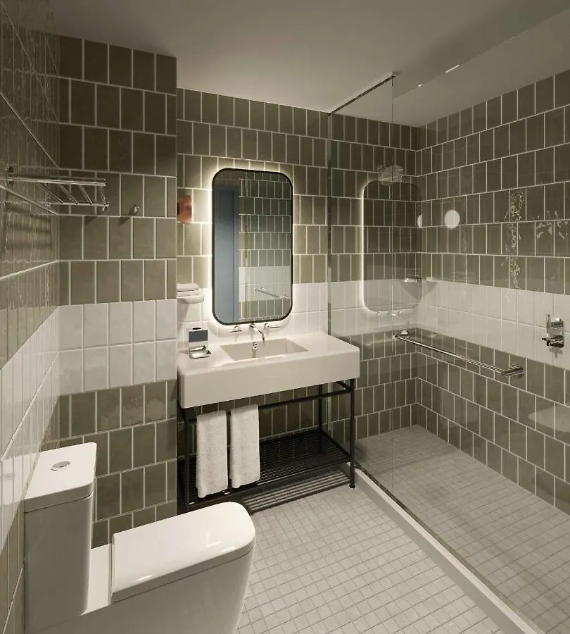 Arlo Wynwood 4*