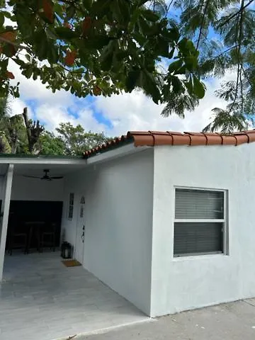 Unique Coral Gables Дом отдыха