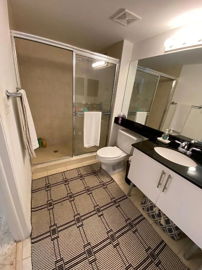 Comfortable In The Brickell Center Area *