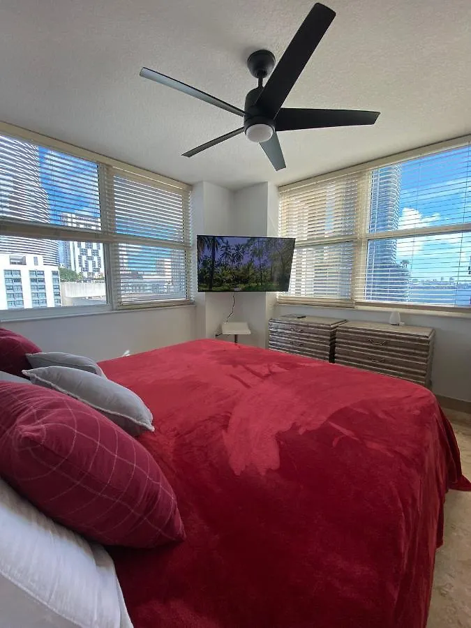 Comfortable In The Brickell Center Area