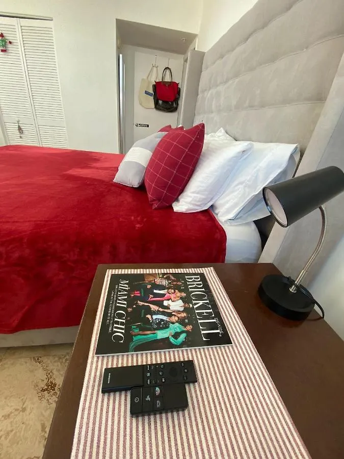 Comfortable In The Brickell Center Area