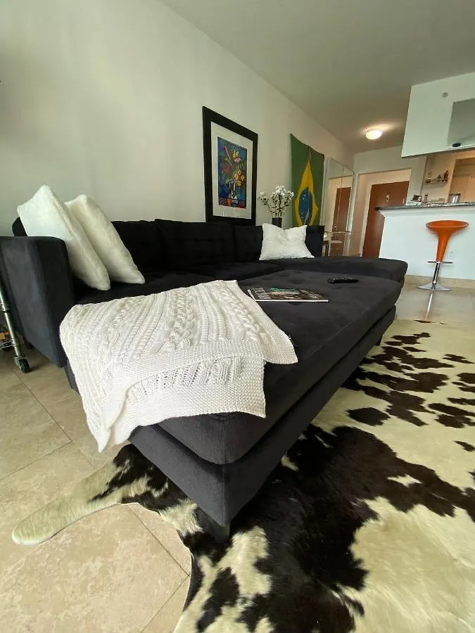 Comfortable In The Brickell Center Area Homestay