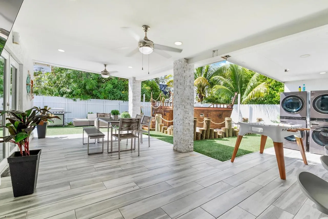 Spacious 6Br Miami Pool, Bb Court & Near Airport L03 *