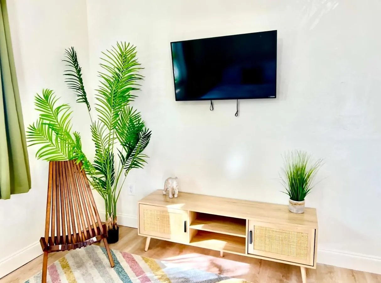 Apartamento Enchanting Cozy 10 Min Away From Airport, Calle 8, Brickell, Coral Gables, The And More!
