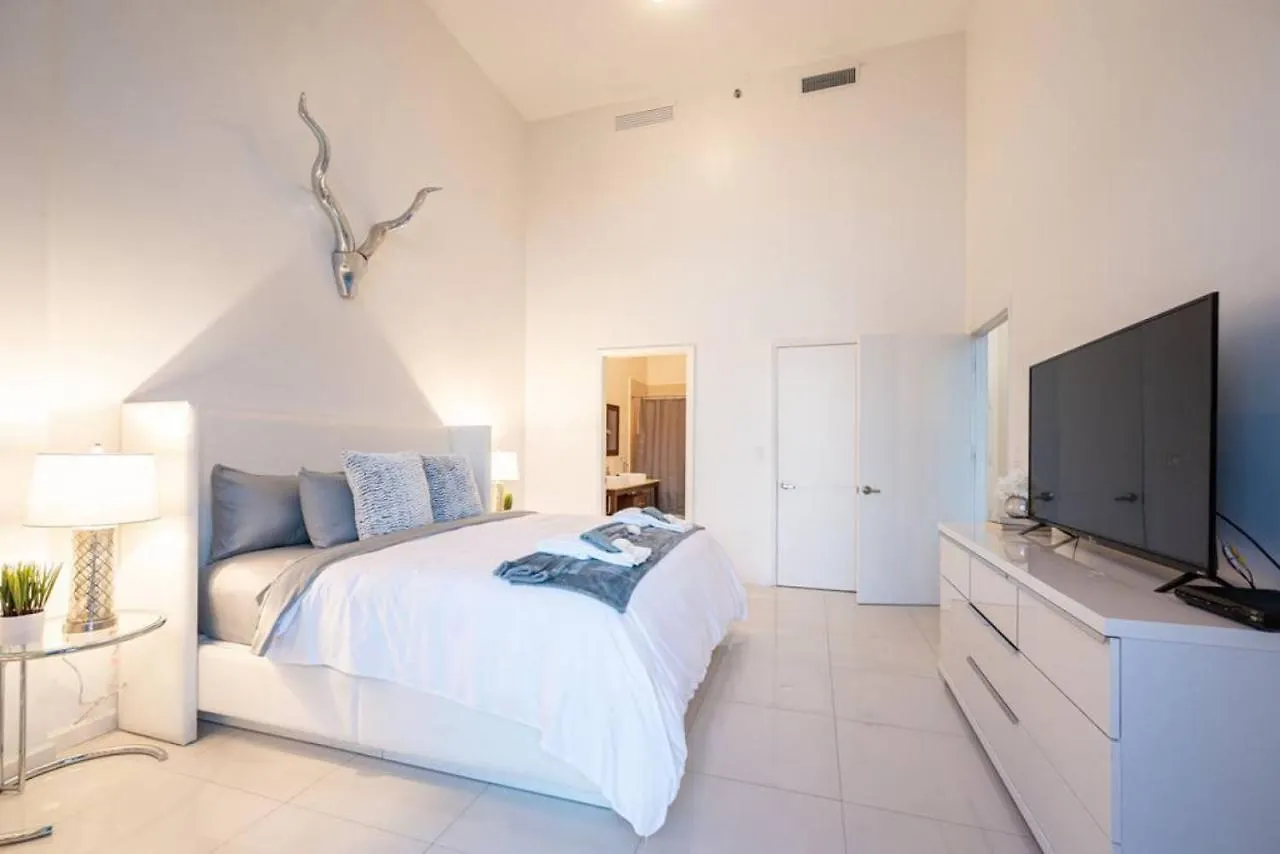 Lägenhet Beautiful One Bedroom 16ft Ceilings At The W *