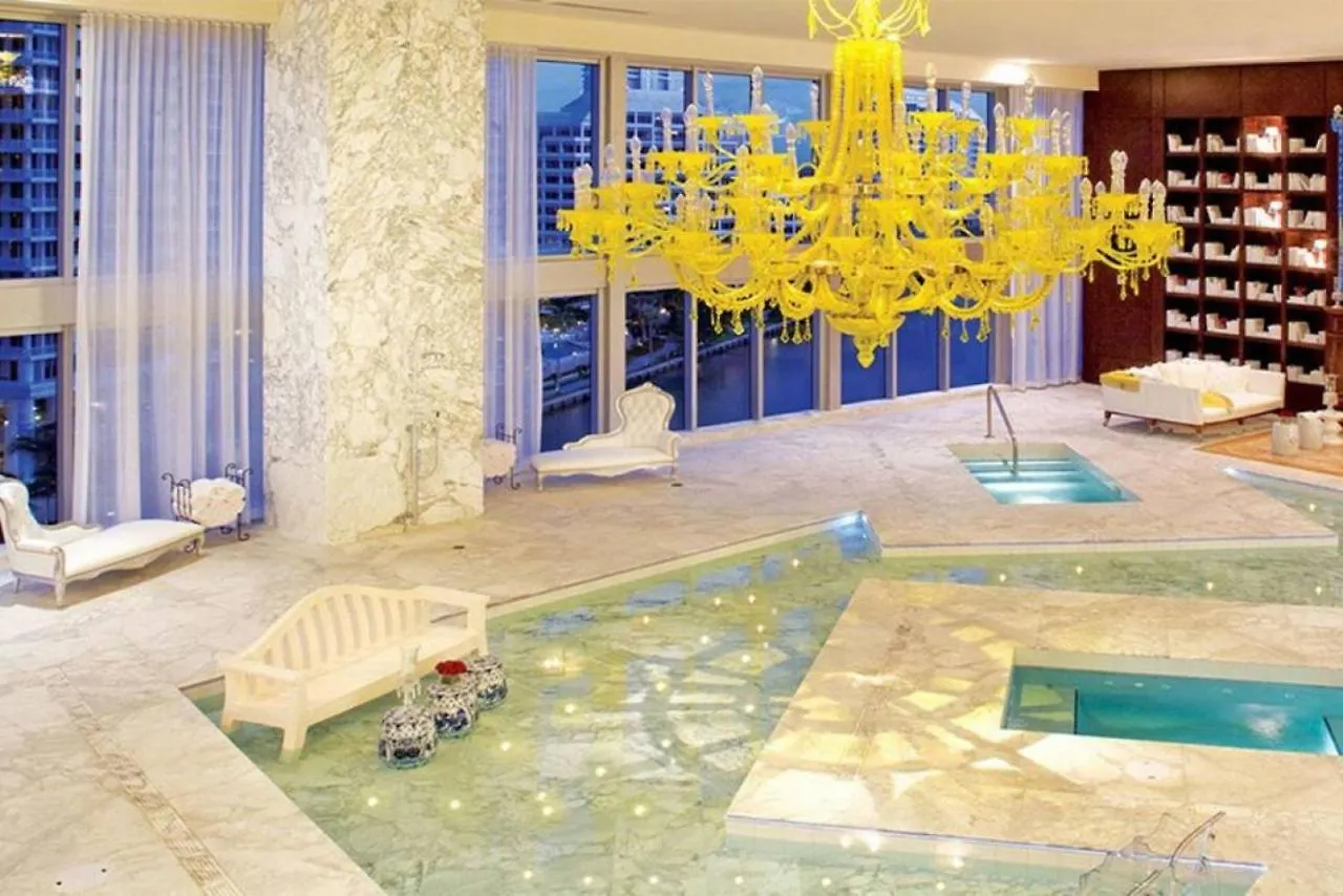 Beautiful One Bedroom 16ft Ceilings At The W *