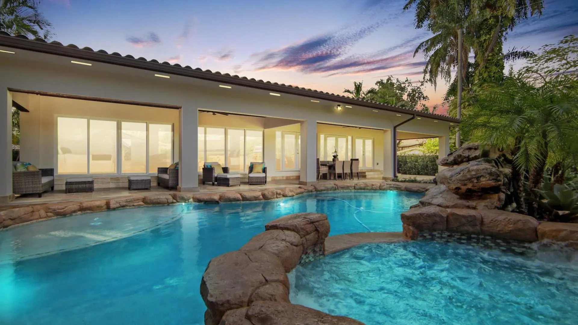 Tropicasa Paradise Near Beach-downtown With Heated Pool Mini Golf & Bbq L22