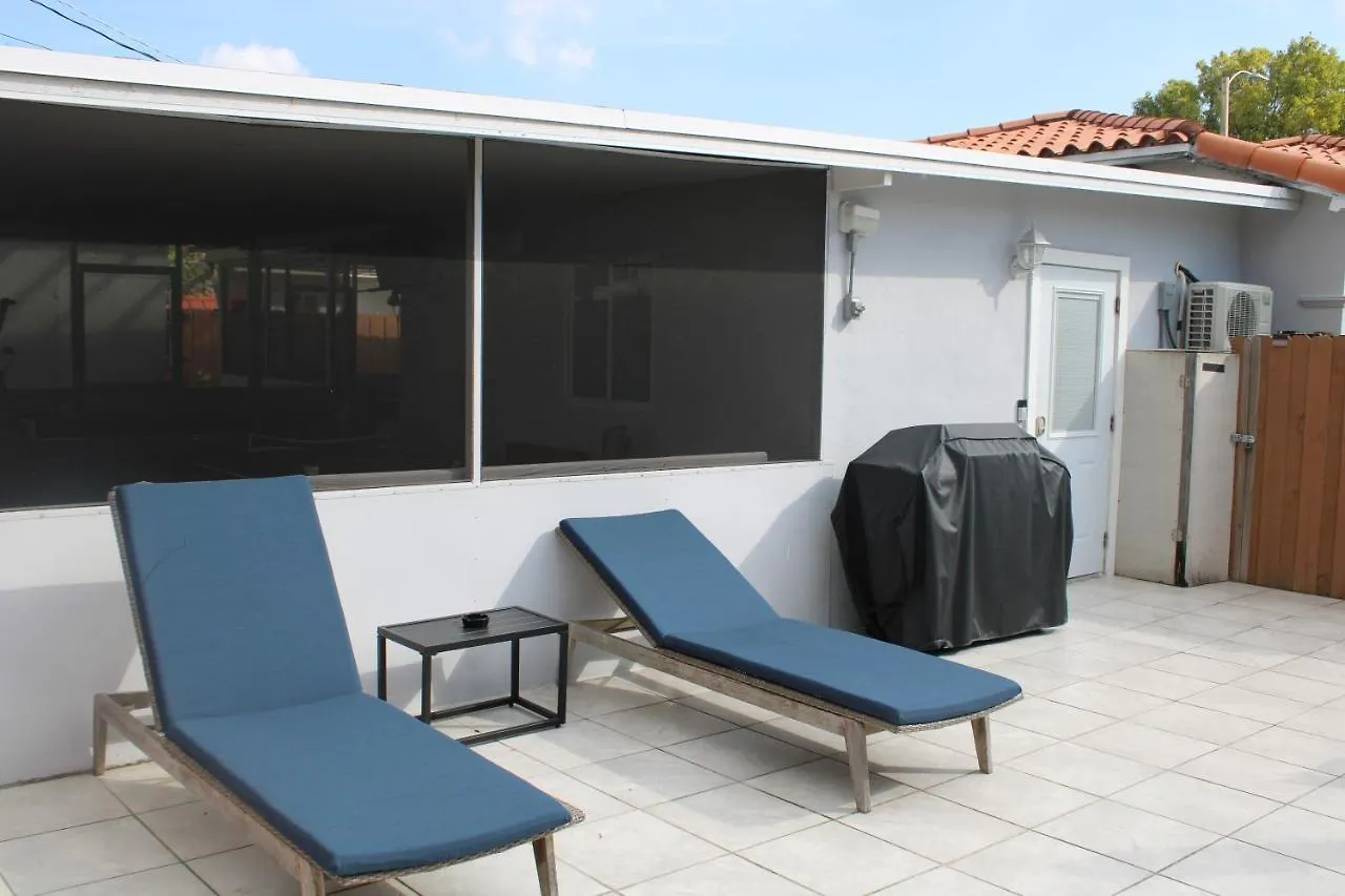 Main House 3 Bed 2 Bath & 1 Bed 1 Bath * 迈阿密