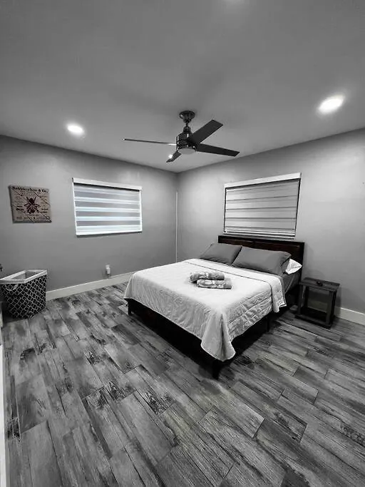 Holiday home Beauty House In Palmetto Bay Fl *