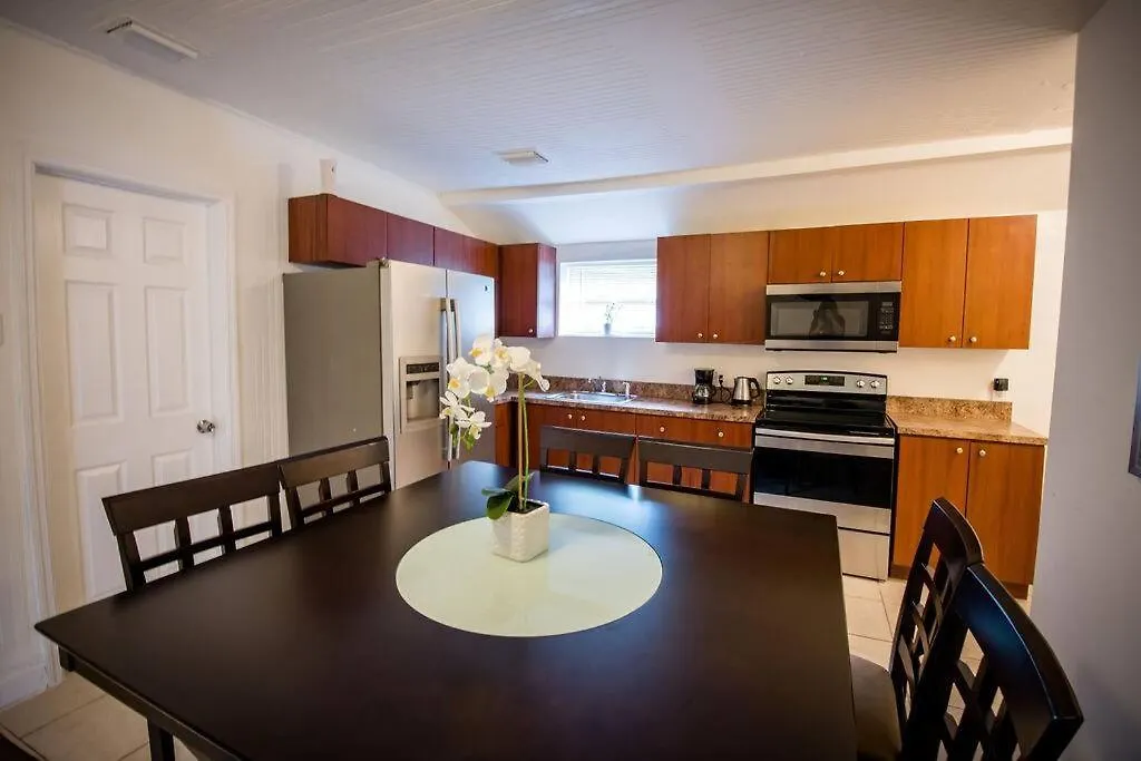 3 Bedroom 15 Minutes To The * Miami