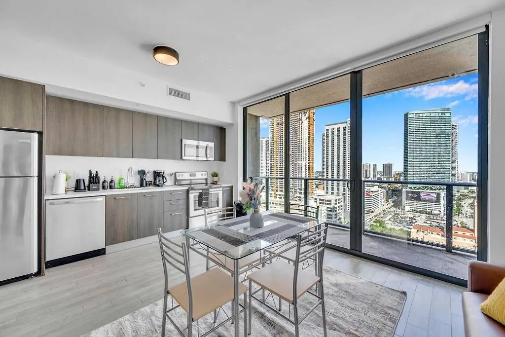 Lovely 1-bedroom Unit Downtown Miami/arena View