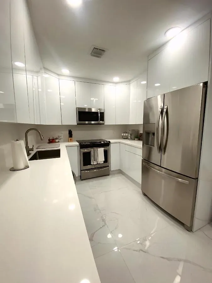New Comfy And Modern House Near Airport Holiday home *