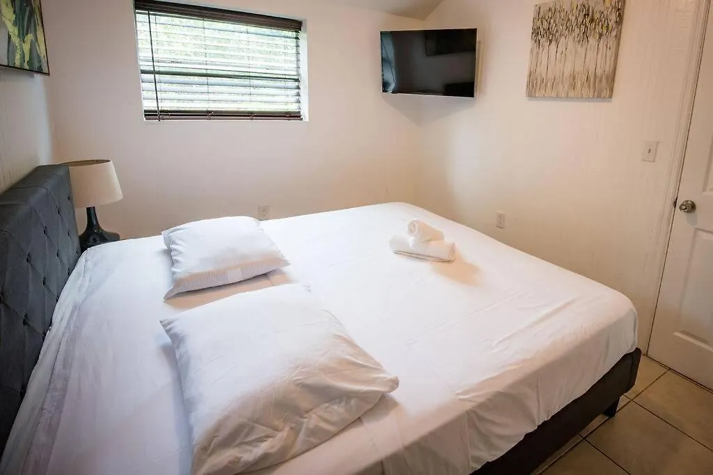 3 Bedroom 15 Minutes To The Miami