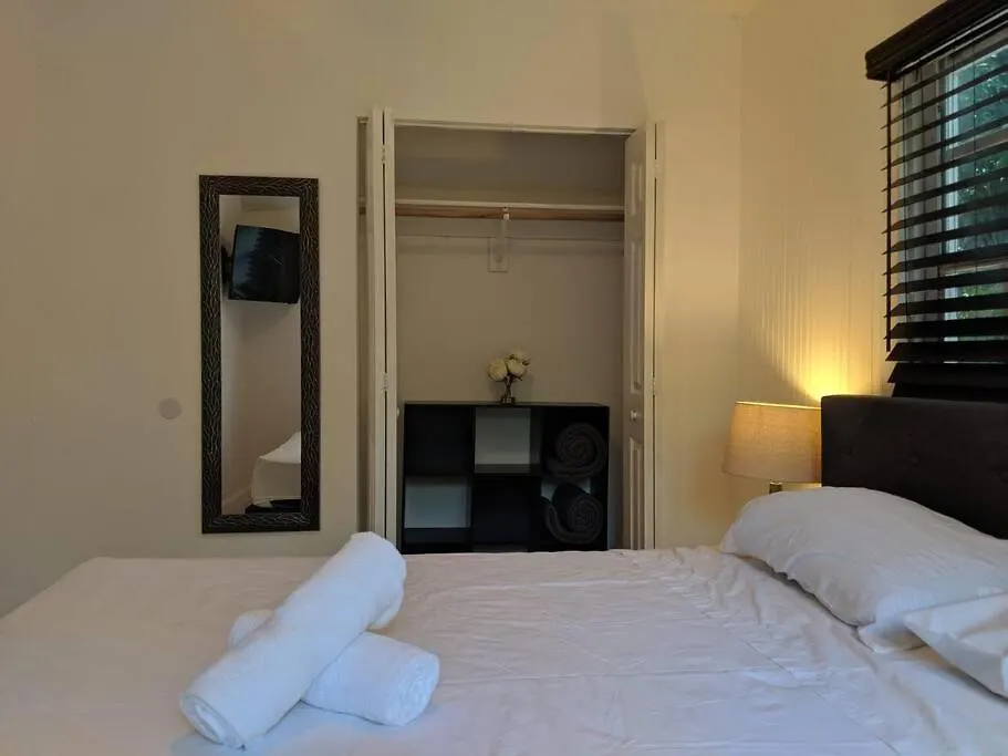 3 Bedroom 15 Minutes To The *