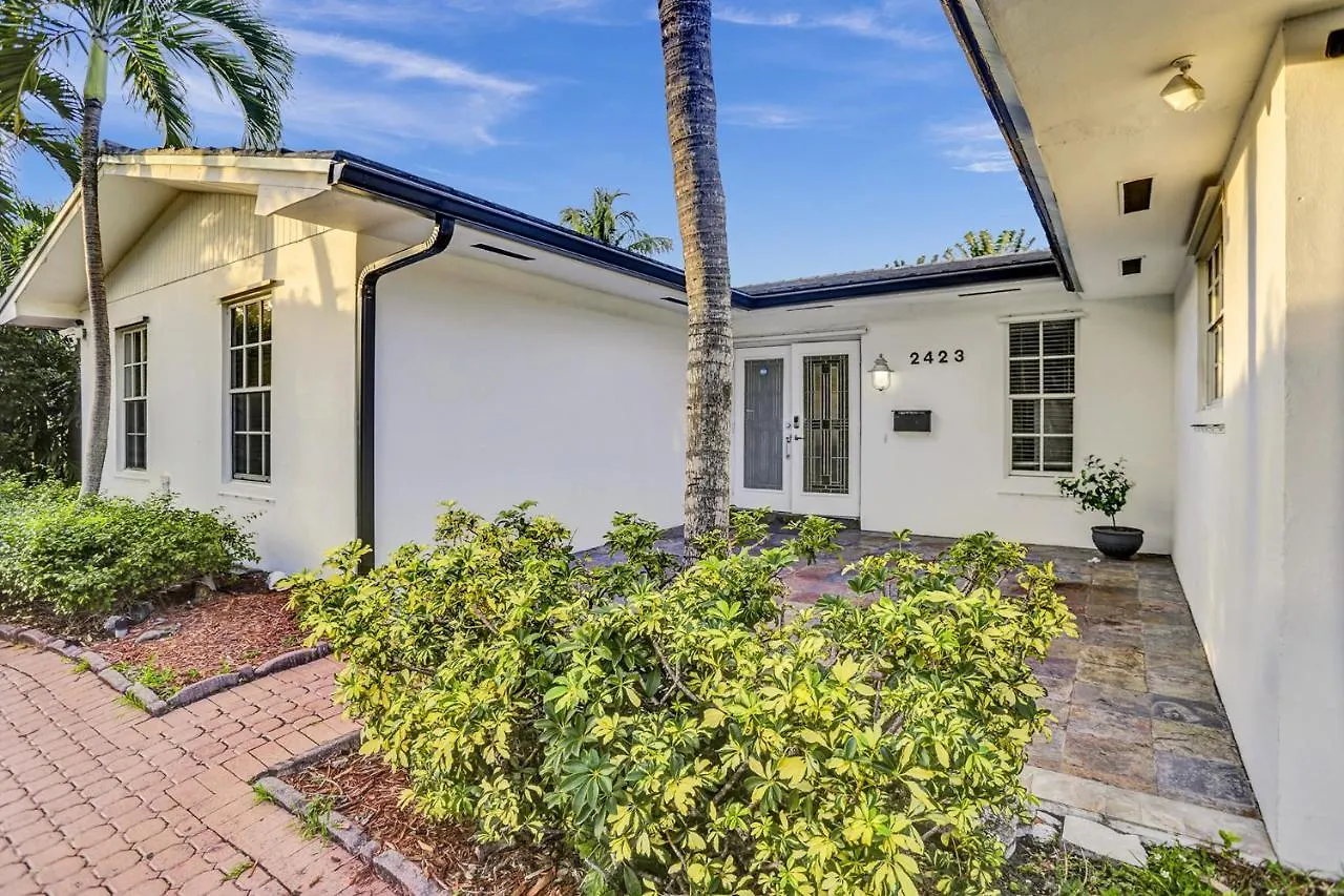 Villa Casa Ria Luxury House & Private Pool Near Aventura Mall Miami