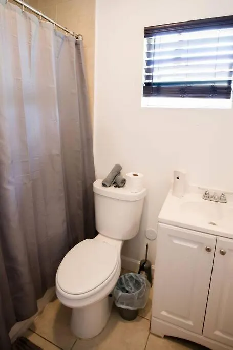 3 Bedroom 15 Minutes To The Holiday home *