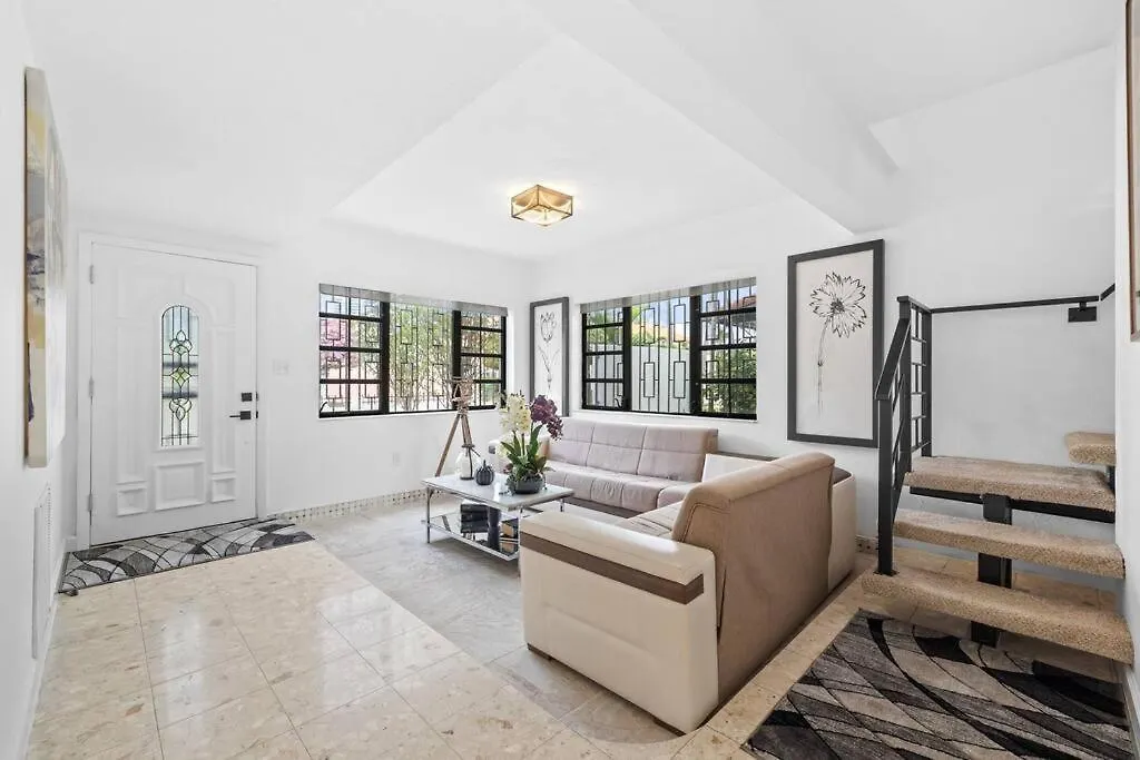 Little Havana Retreat - Newly Remodeled By Loan Depot Stadium! Holiday home *