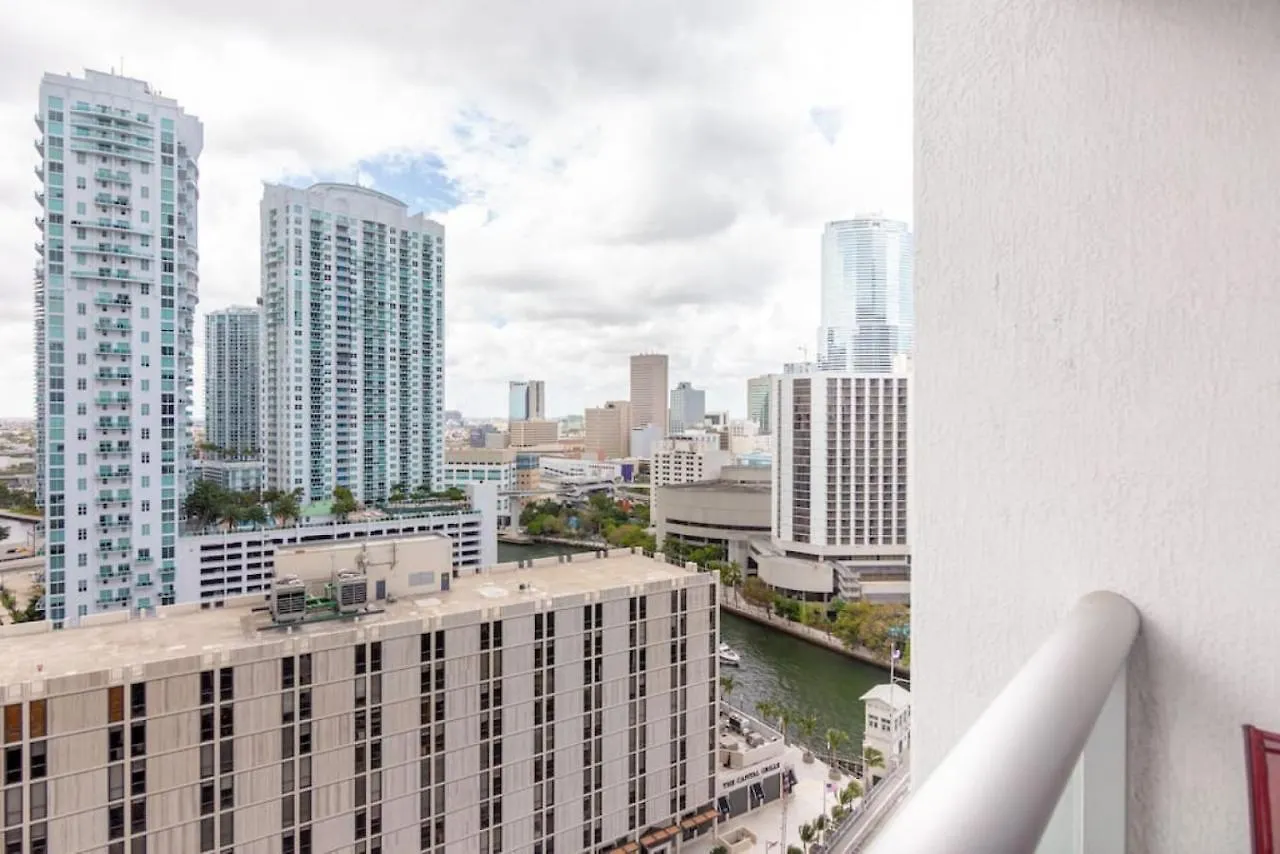 Holiday home Deluxe Brickell W Pool Gym Views *