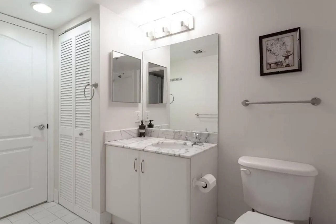 Ocean And Views Lux Brickell Sleeps, 4 King Bd Holiday home