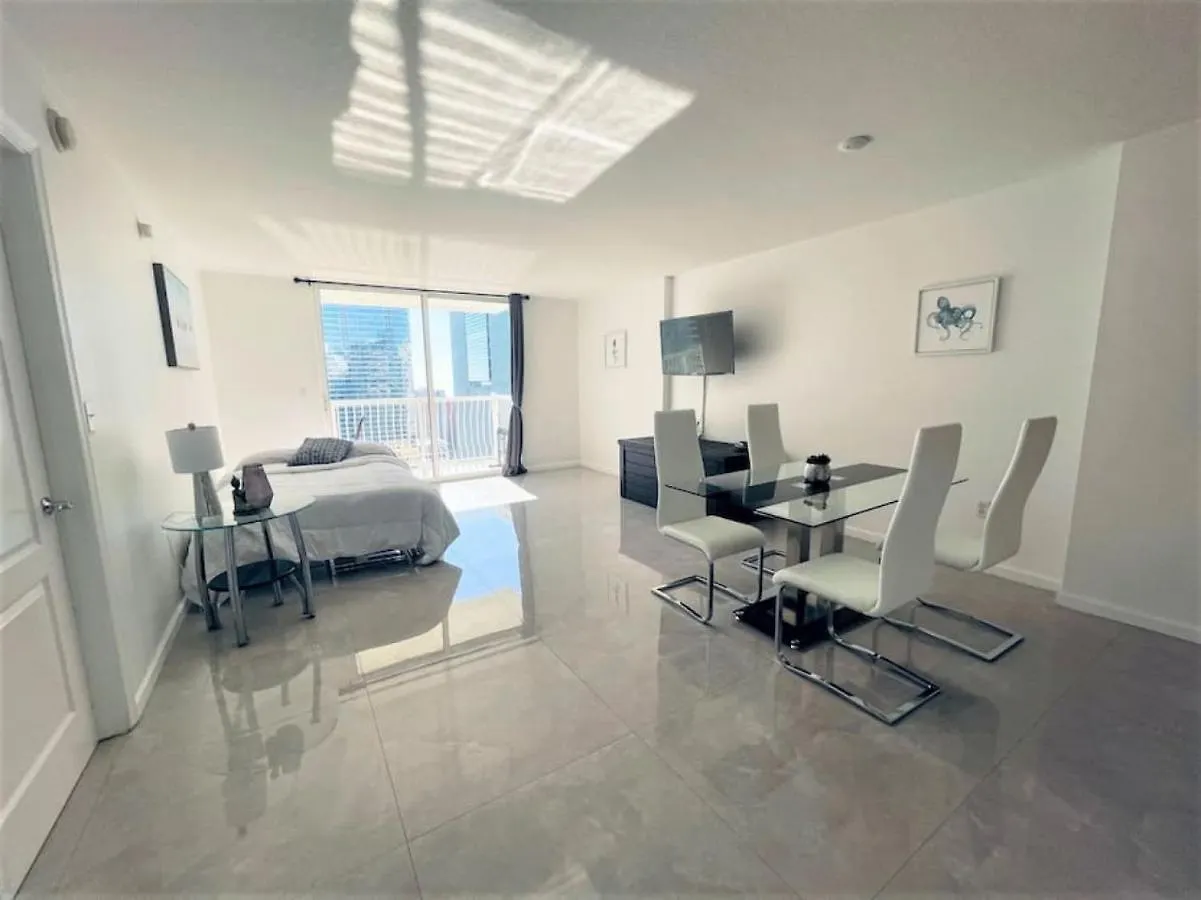 Holiday home Airbnb-friendly Balcony Brickell With Parking Miami