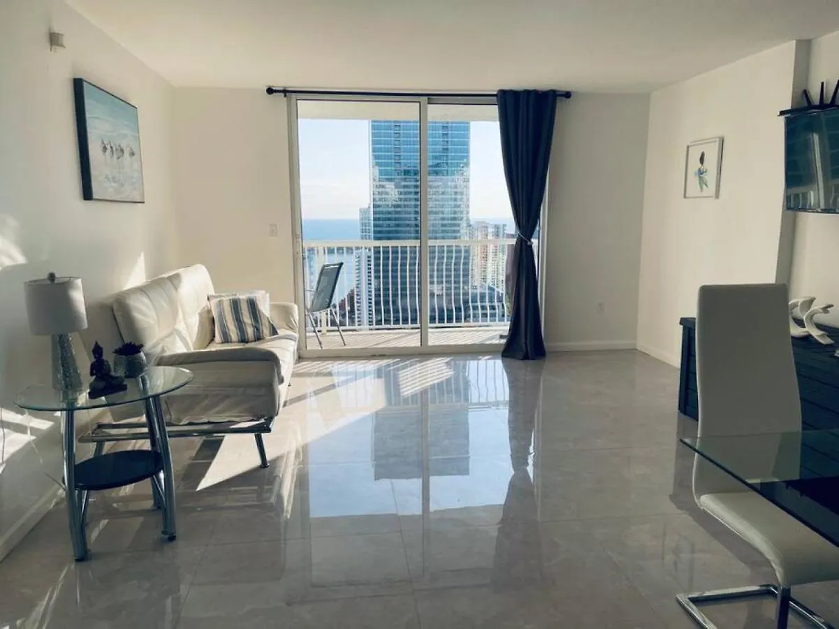 Holiday home Airbnb-friendly Balcony Brickell With Parking Miami