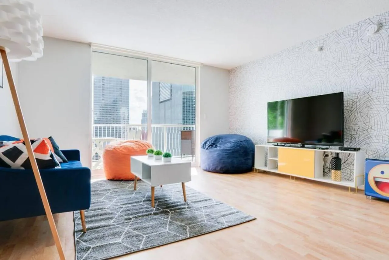 Ocean And Views Lux Brickell Sleeps 4, King Bed