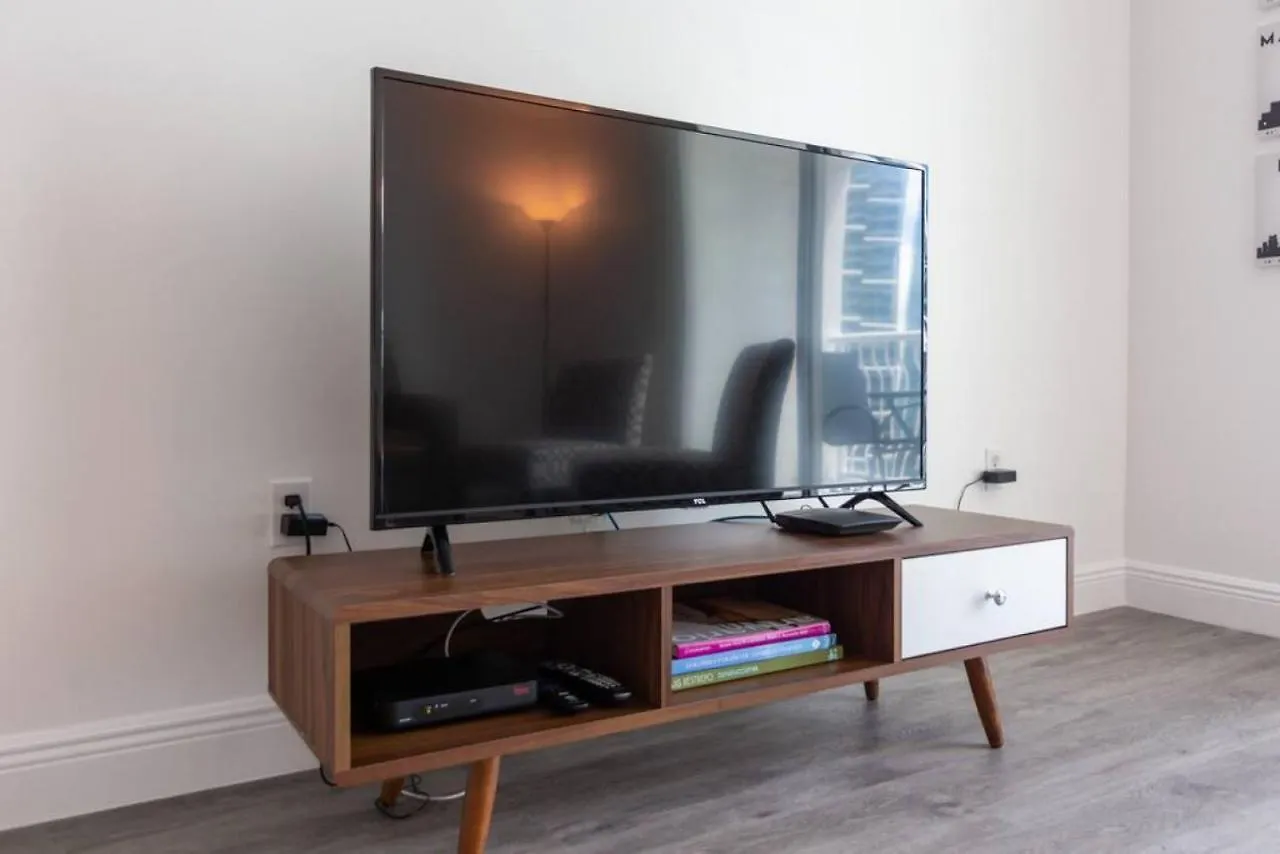 Super Cool 1br In Brickell With Parking Holiday home *